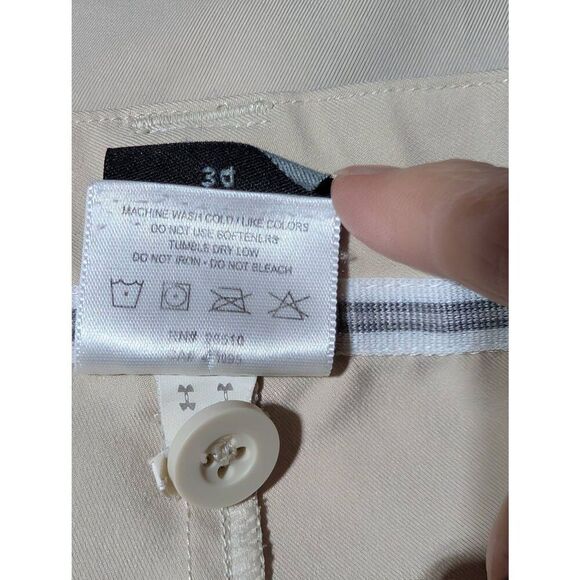 Under Armour Men's Khaki Tan Solid Polyester Mid-Rise Shorts Size 34 - Picture 5 of 7